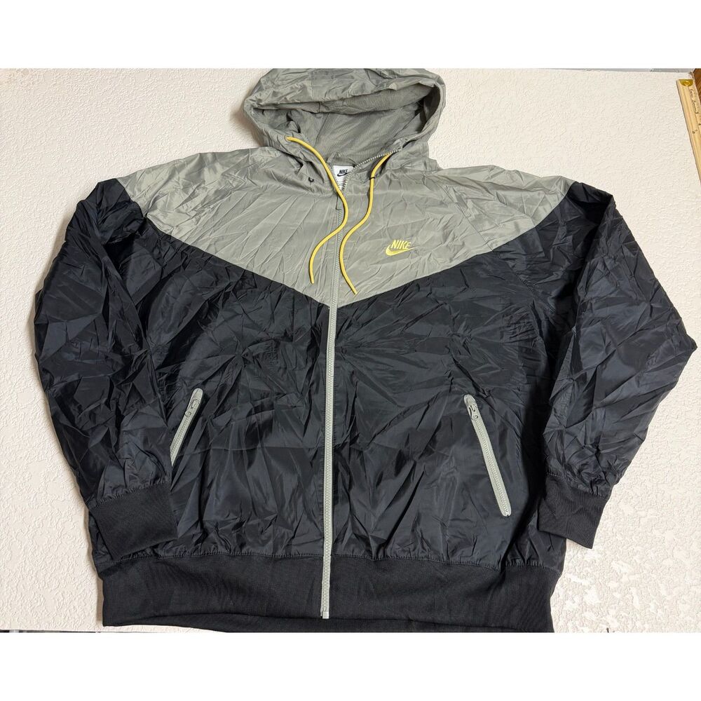Nike Windrunner Jacket Men’s XL Hooded Windbreaker
